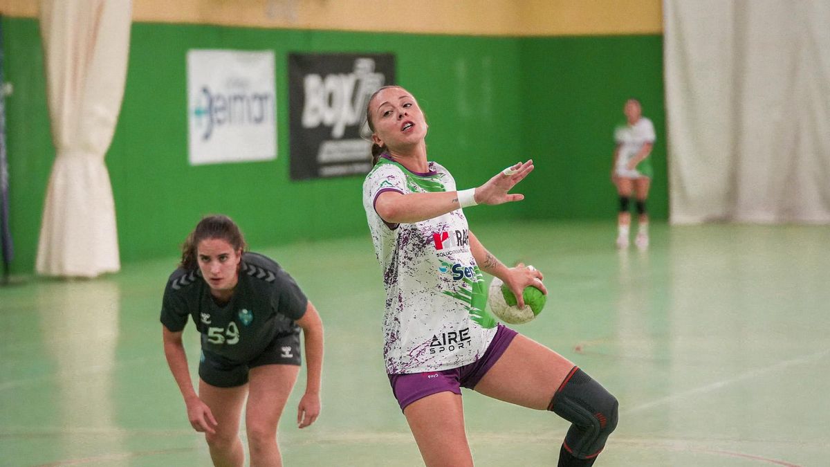 Ángela Ruiz, un cañón para el Adesal: máxima goleadora de División de Honor Oro