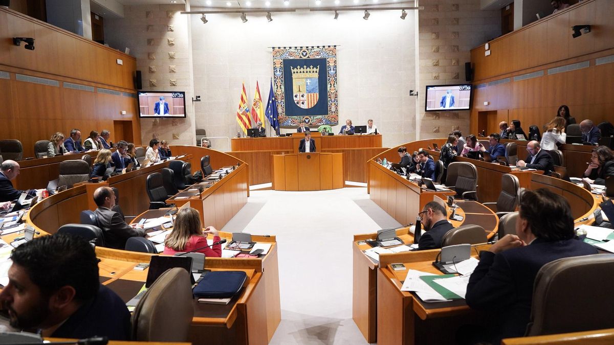 Un momento del pleno de la sesión legislativa este jueves en las Cortes de Aragón.