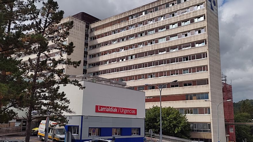 Diez horas de espera para un ambulancia tras una operación de cadera en Usansolo: "Llegó a las doce de la noche"