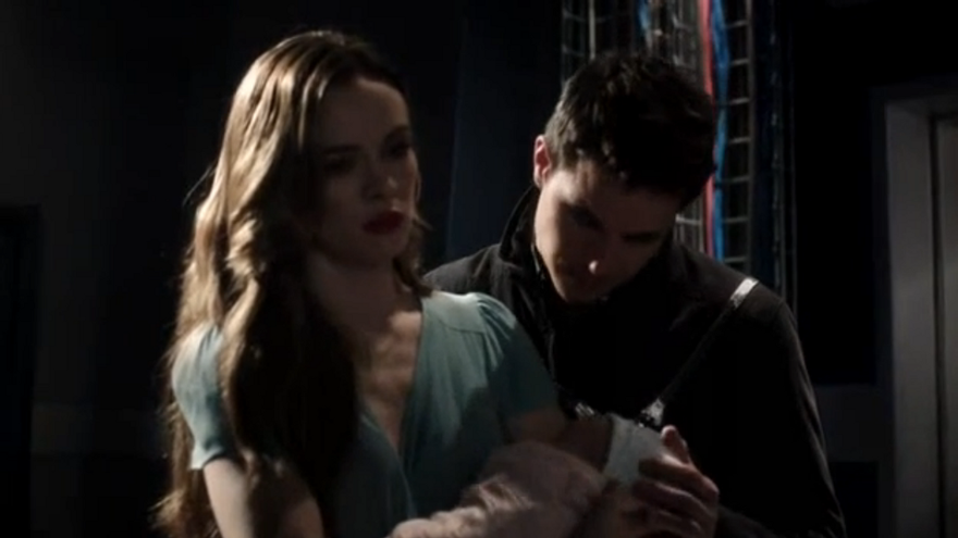 Ronnie y Caitlin con la hija que podrían haber tenido