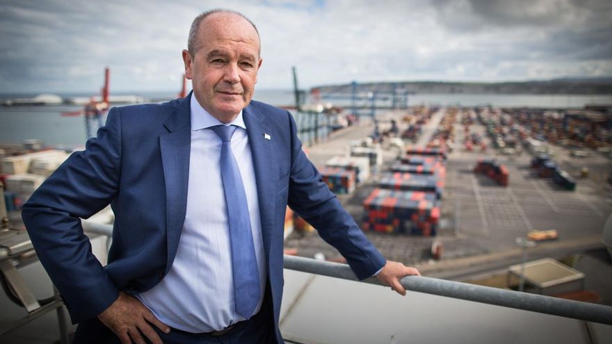 Ricardo Barkala deja la presidencia del puerto de Bilbao para "dar paso a una nueva tripulación"