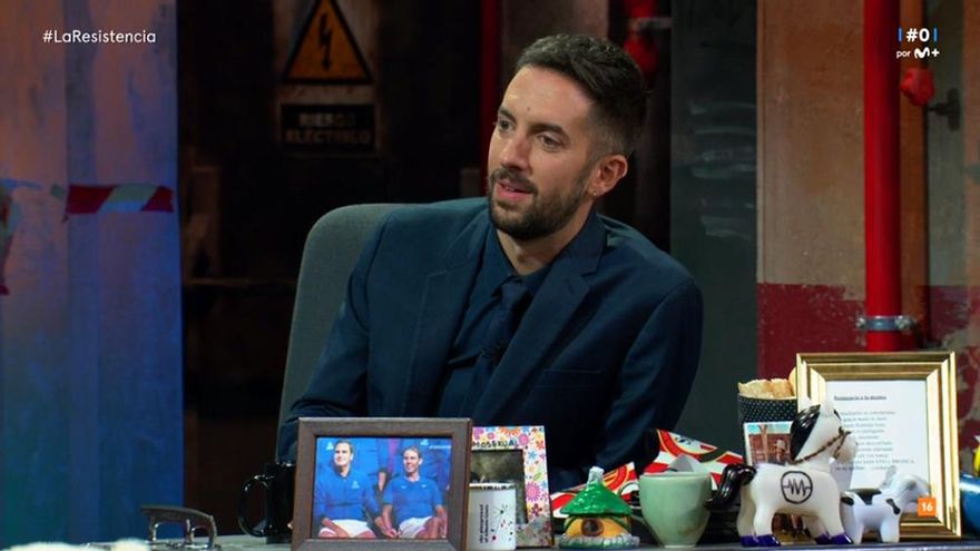 Mapi se "coló" por una noche en 'La Resistencia' ante las dudas de Broncano: "¿Qué es eso?"
