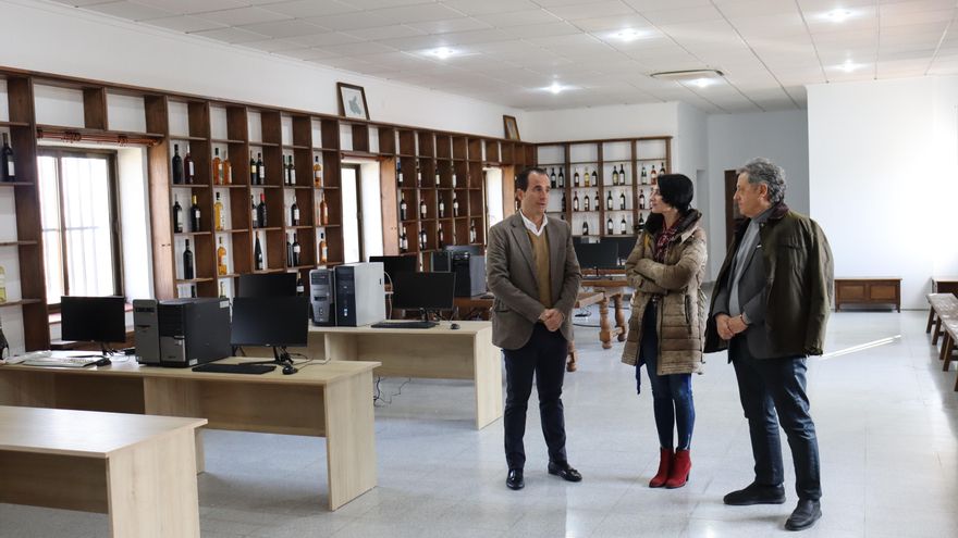 Soliss dona equipamiento informático para un aula formativa de la Fundación Cadisla