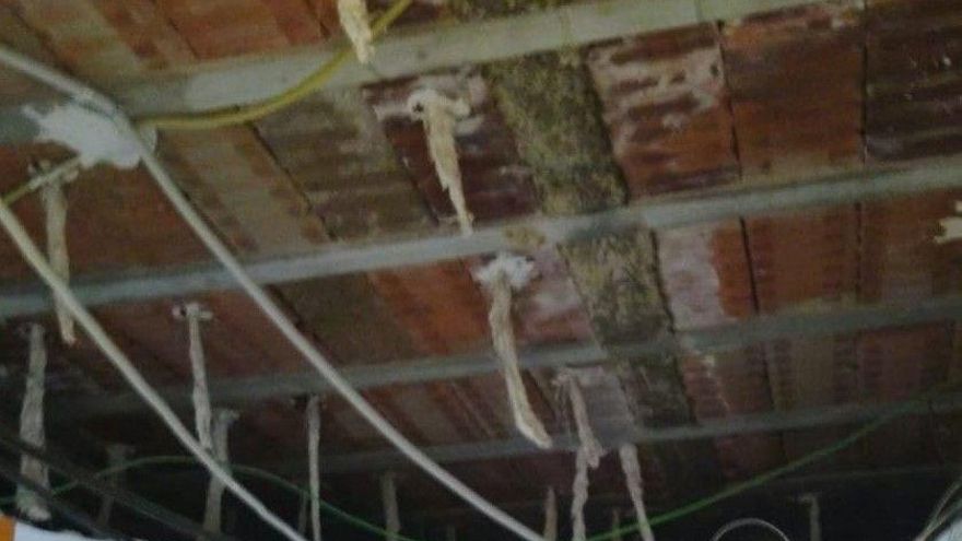 Trabajadores de Txagorritxu denuncian la caída de techos y piden una "inspección técnica amplia" del hospital