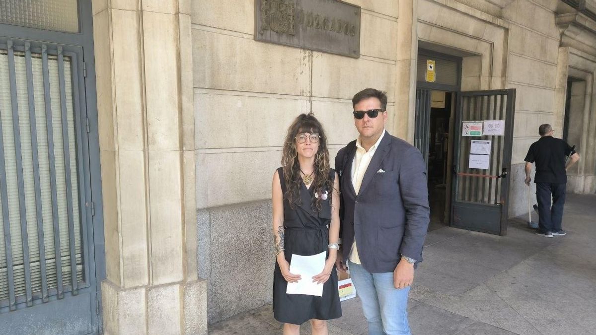 "Te voy a quemar y a descuartizar": la artesana de los corralones de Sevilla denuncia por coacciones a la propiedad