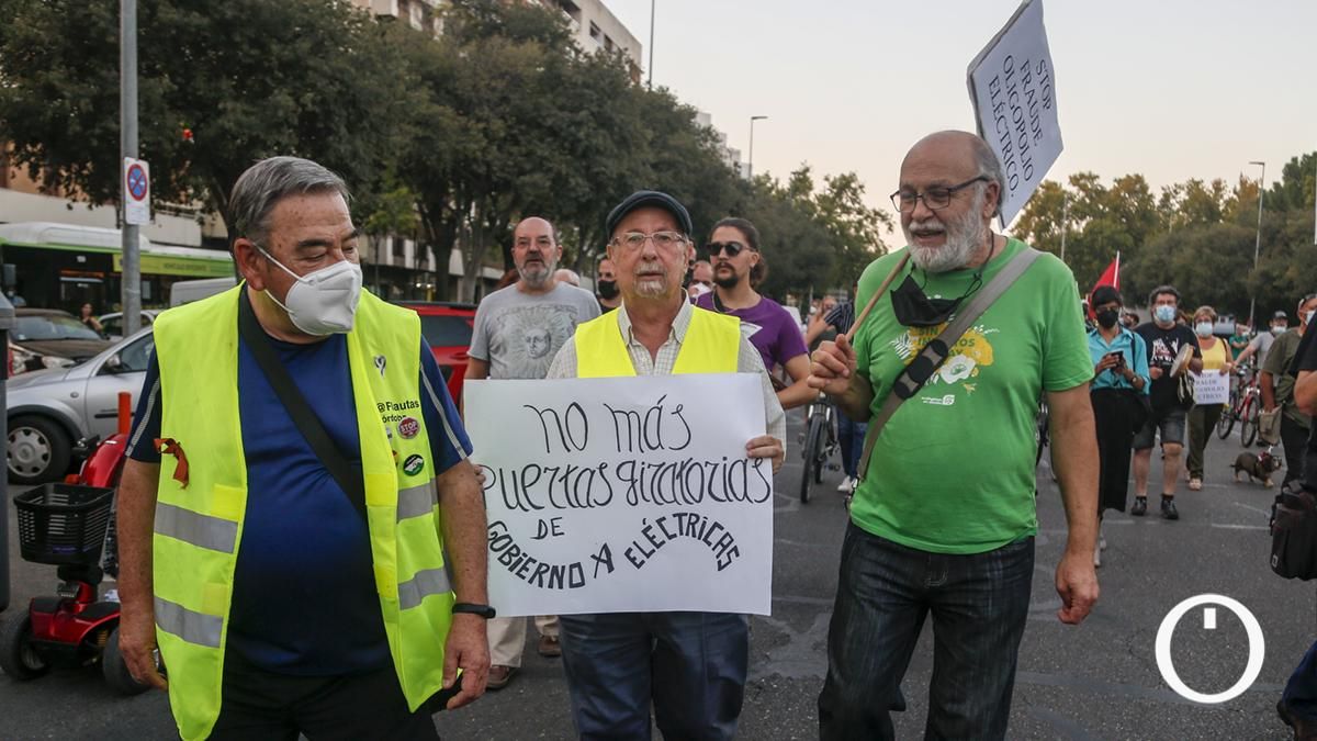 Manifestación contra el precio del suministro eléctrico