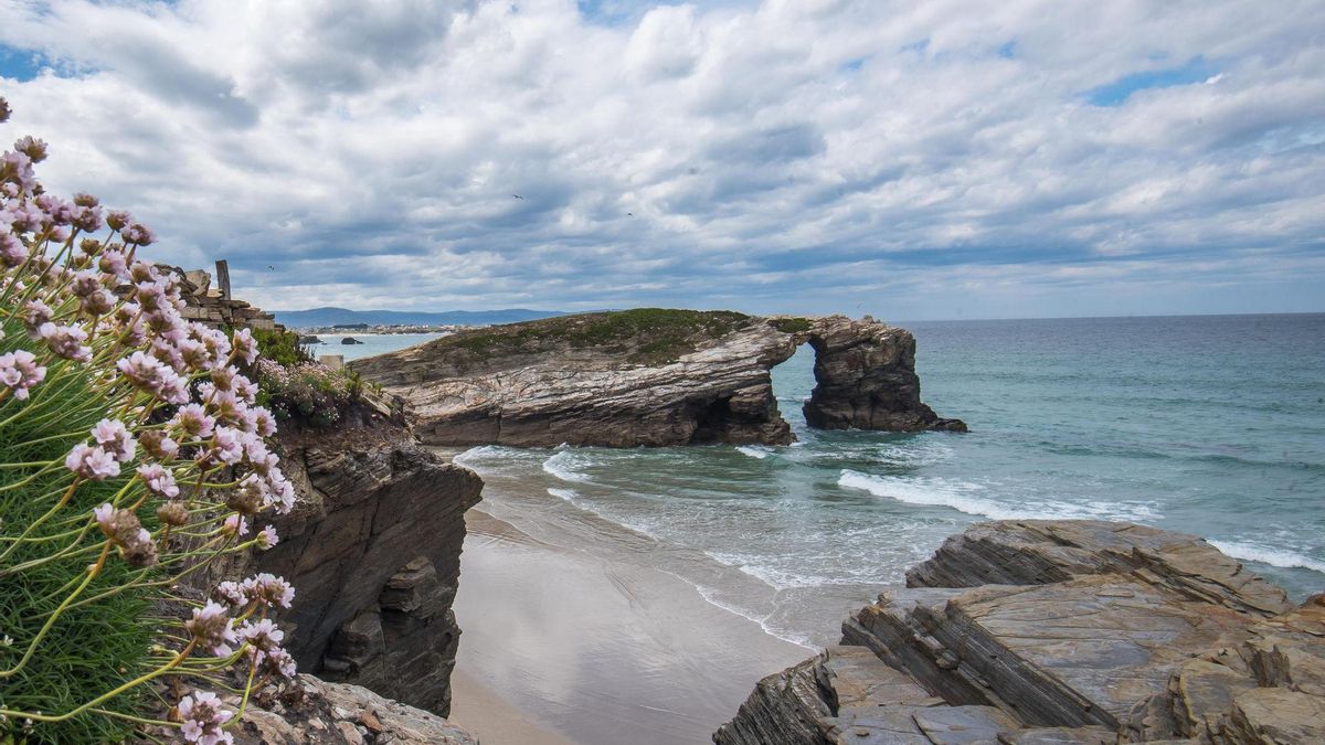 Praia das Catedrais.