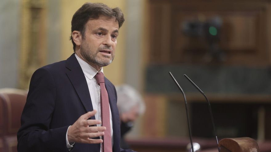 Archivo - El presidente del grupo parlamentario de Unidas Podemos en el Congreso, Jaume Asens, interviene en una sesión de control al Gobierno en el Congreso de los Diputados, a 30 de junio de 2021, en Madrid, (España).
