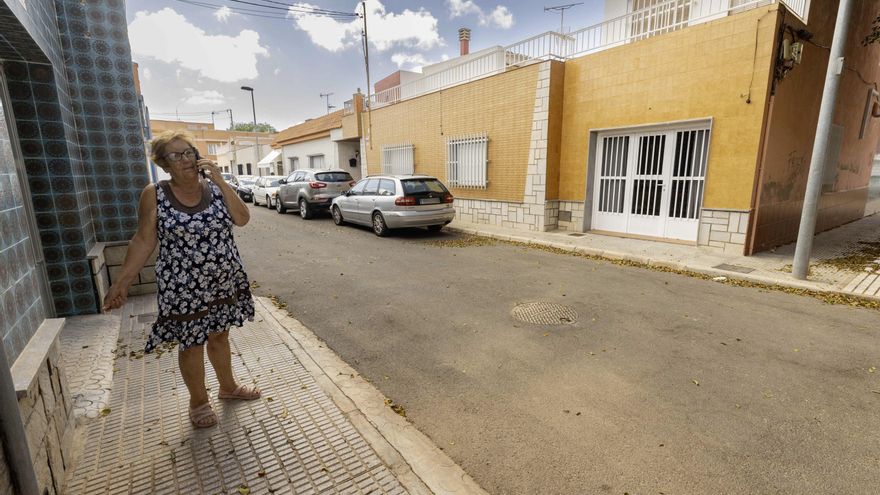 López Miras muestra su “absoluta condena” por el asesinato de una mujer en El Algar