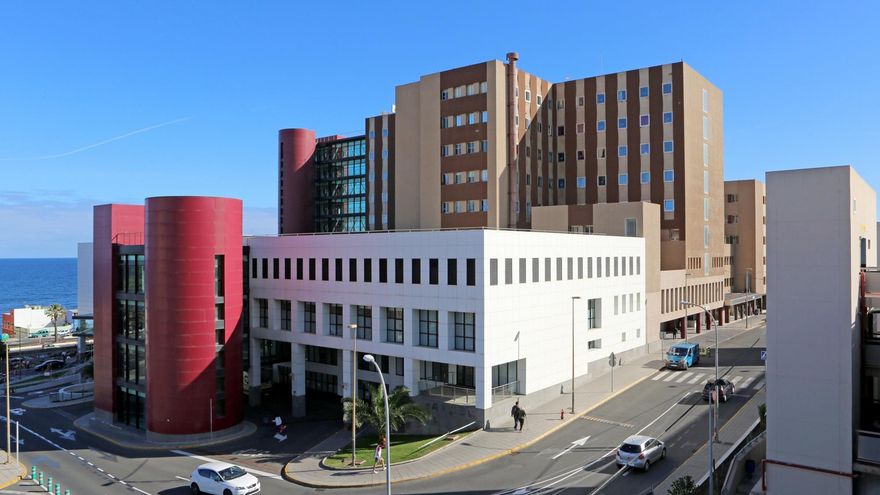El Materno Infantil de Gran Canaria cierra una de las plantas para madres para derivar recursos ante la presión asistencial por la COVID
