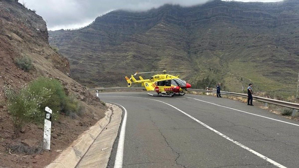 Helicóptero medicalizado del SUC, durante una operación de rescate.