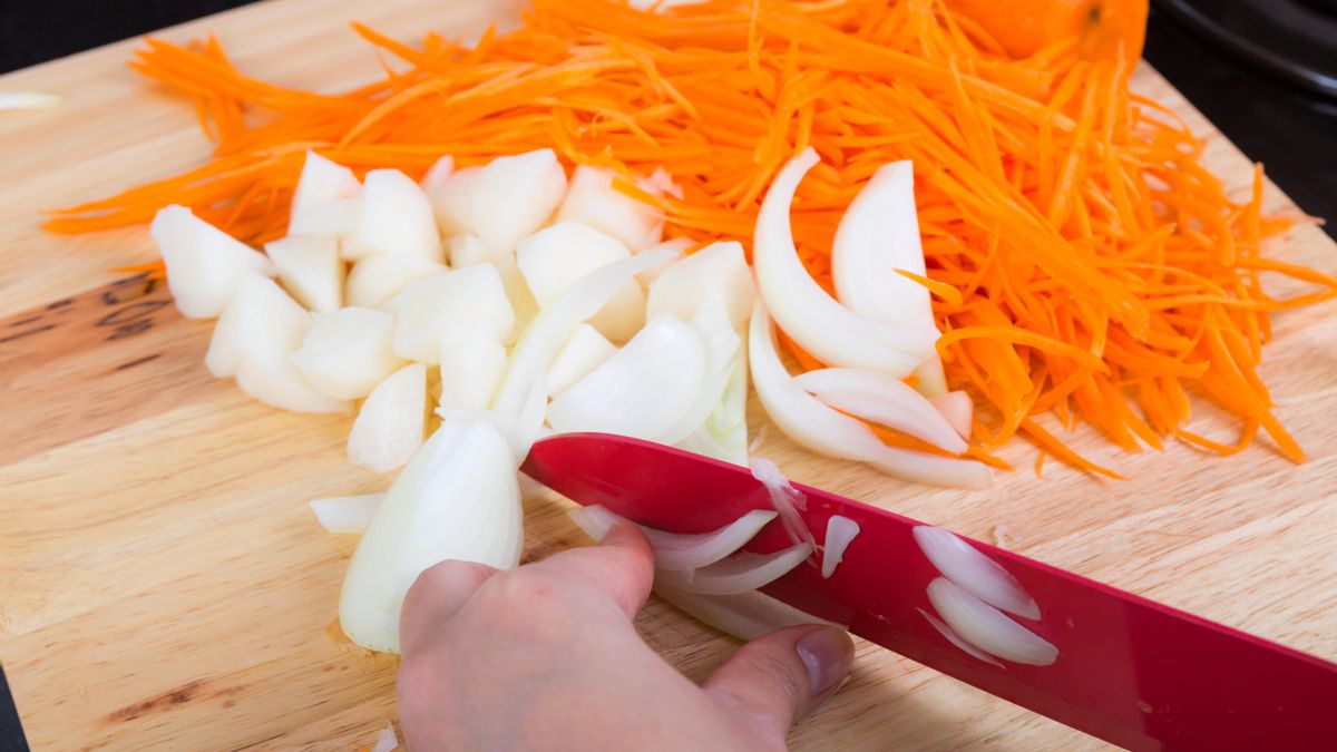 El primer paso es rallar las verduras