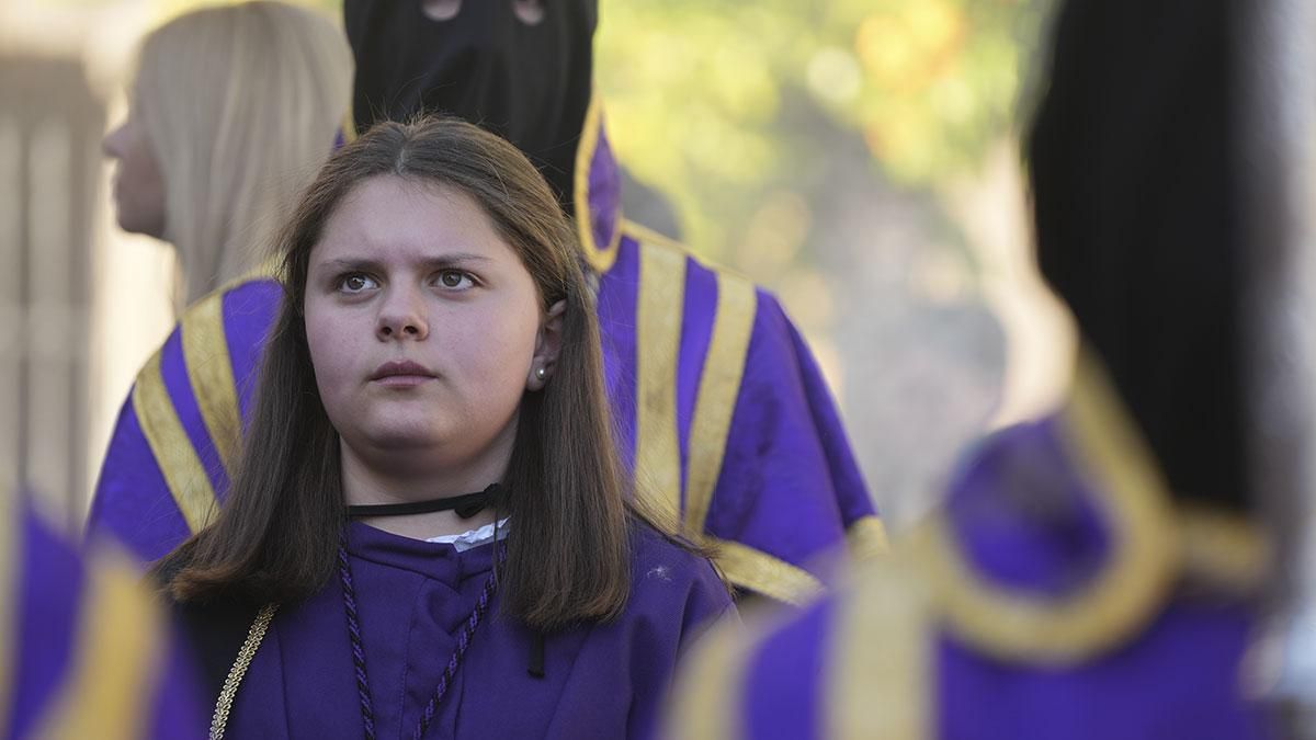 La procesión de la Hermandad del Caído, en imágenes