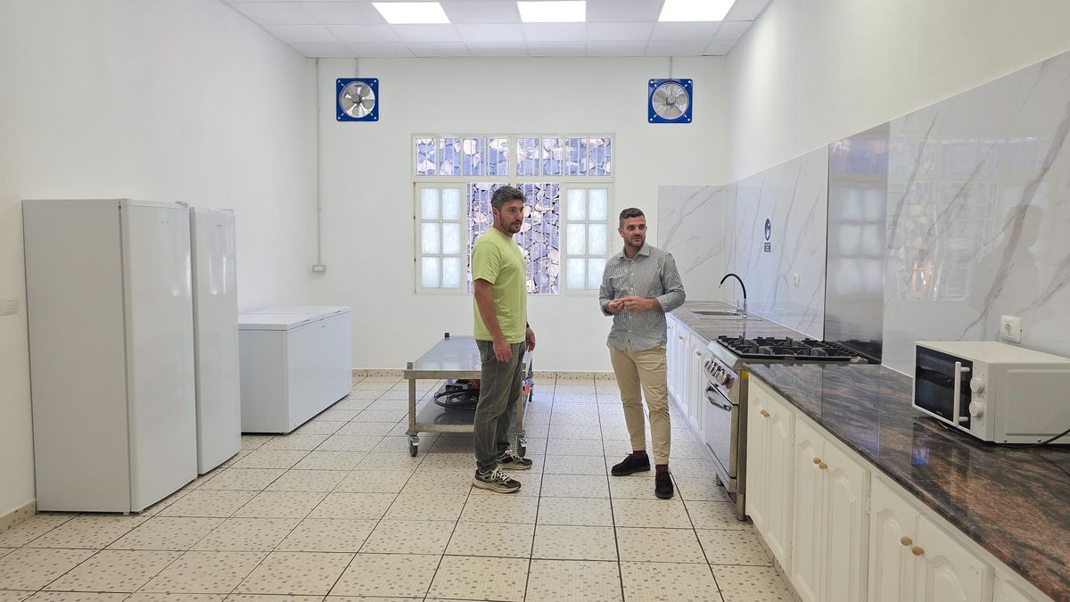 El Ayuntamiento de El Paso culmina la renovación de la cocina municipal del Recinto Ferial
