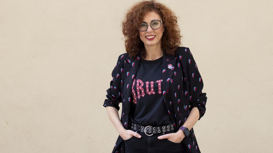 Conchi Lillo, neurocientífica: "Está demostrado que la luz azul del sol y de las pantallas no perjudica nuestra retina"