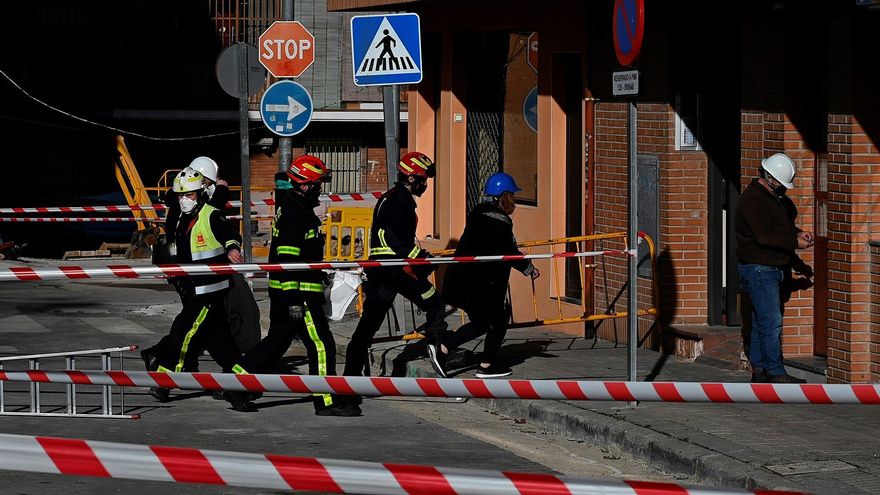 El Gobierno de Ayuso deja en la calle a 20 familias que perdieron sus casas por las obras de la línea 7 de Metro
