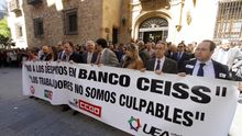 Concentración de trabajadores de Caja Duero-España, que se realizó en mayo en Salamanca. / Perelétegui