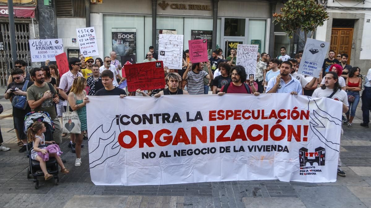 Concentración por la vivienda en Córdoba