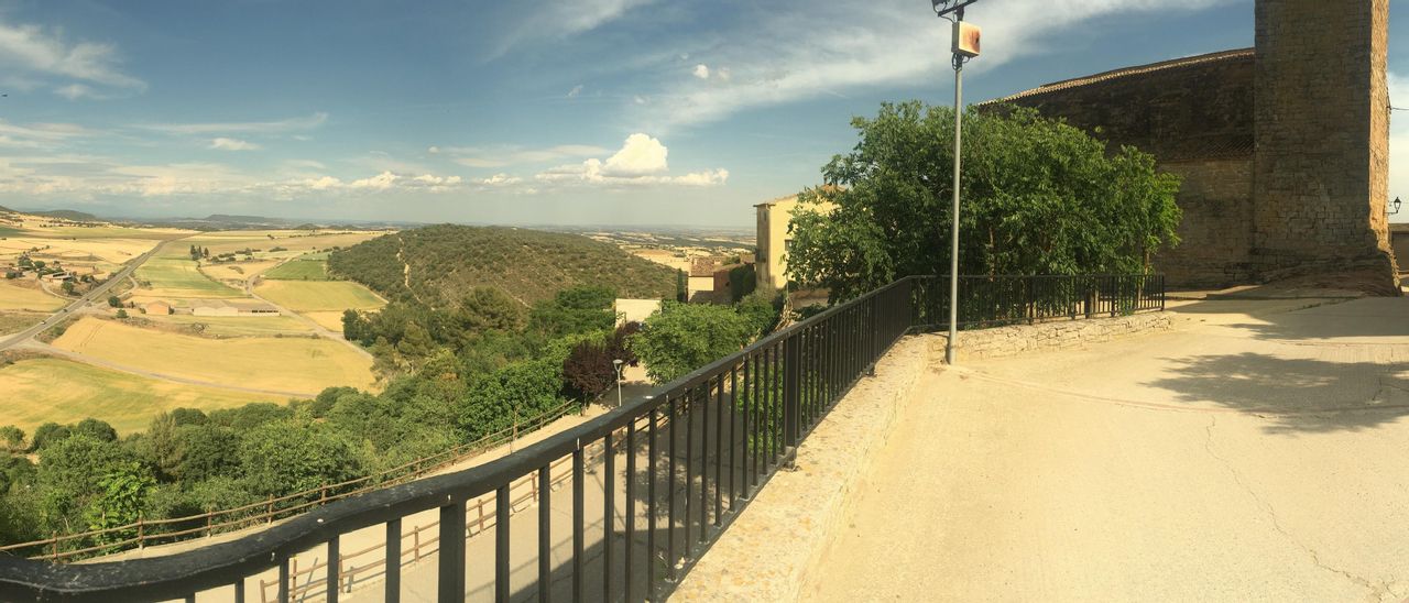 Iglesia de Sant Pere en Cubells (Lleida) donde había un cementerio a cuyas puertas murió el taranconero Eladio Alonso Rodríguez durante la guerra civil y del que su familia no ha podido recuperar sus restos