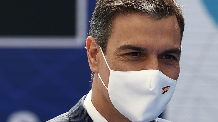 Pedro Sánchez a su llegada a la cumbre. EFE/EPA/KENZO TRIBOUILLARD