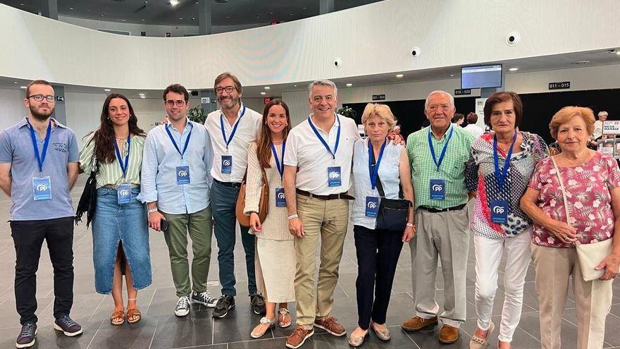 Miembros y candidatos del PP en Euskadi, este domingo
