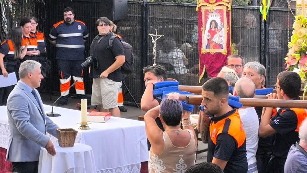 Santiago Carlos Martín, at the procession of the Virgen de Regla.