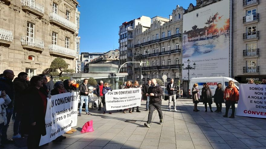 Concentración de los trabajadores de CCOO en Vigo el día 2 de febrero.