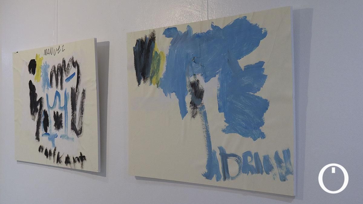 Alumnos con autismo del Torre Malmuerta exponen unas obras en las que reinterpretran cuadros de Pepe Amate