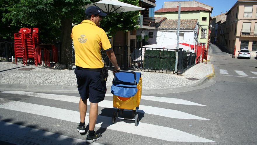 Sin cartas ni cartero en Cenicero desde principios de febrero