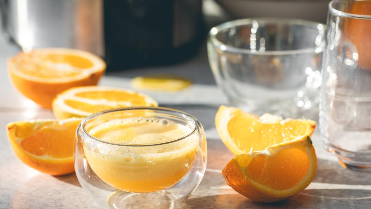 Para esta receta sustituiremos la leche por el zumo de naranja