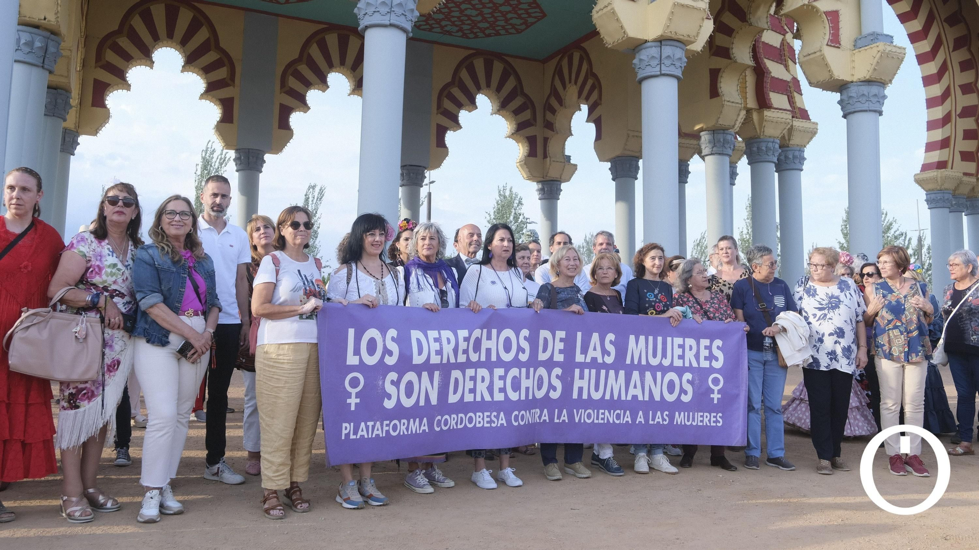 Concentración feminista en la feria de Córdoba.