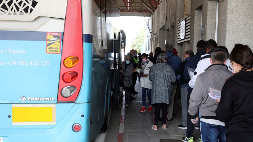 Las últimas colas para cruzar la frontera