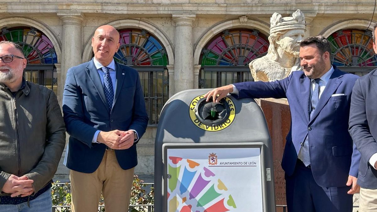 León ciudad amplía a 170 bares el sistema de recogida de vidrio 'puerta a puerta'