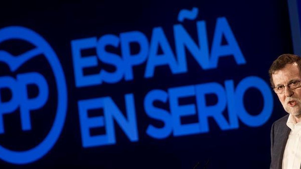 Rajoy culpa a PSOE y C's del 26-J y asegura estar "en forma" para la batalla