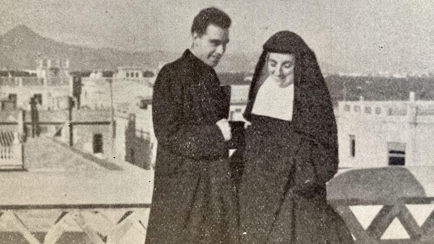 Sor Carmen Corbín y su hermano sacerdote, Juan Luís.