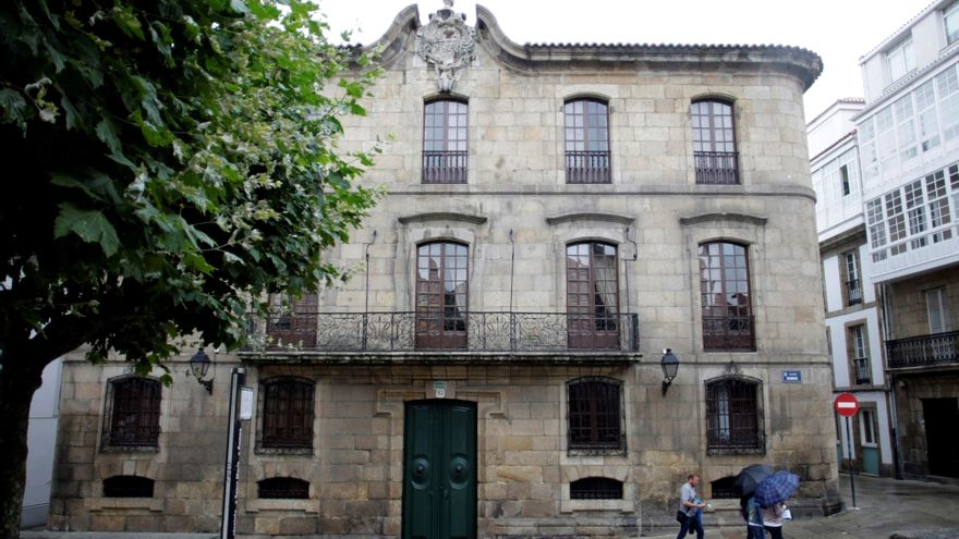 Los Franco llevan un año sin cumplir su obligación de abrir a visitas la Casa Cornide de A Coruña