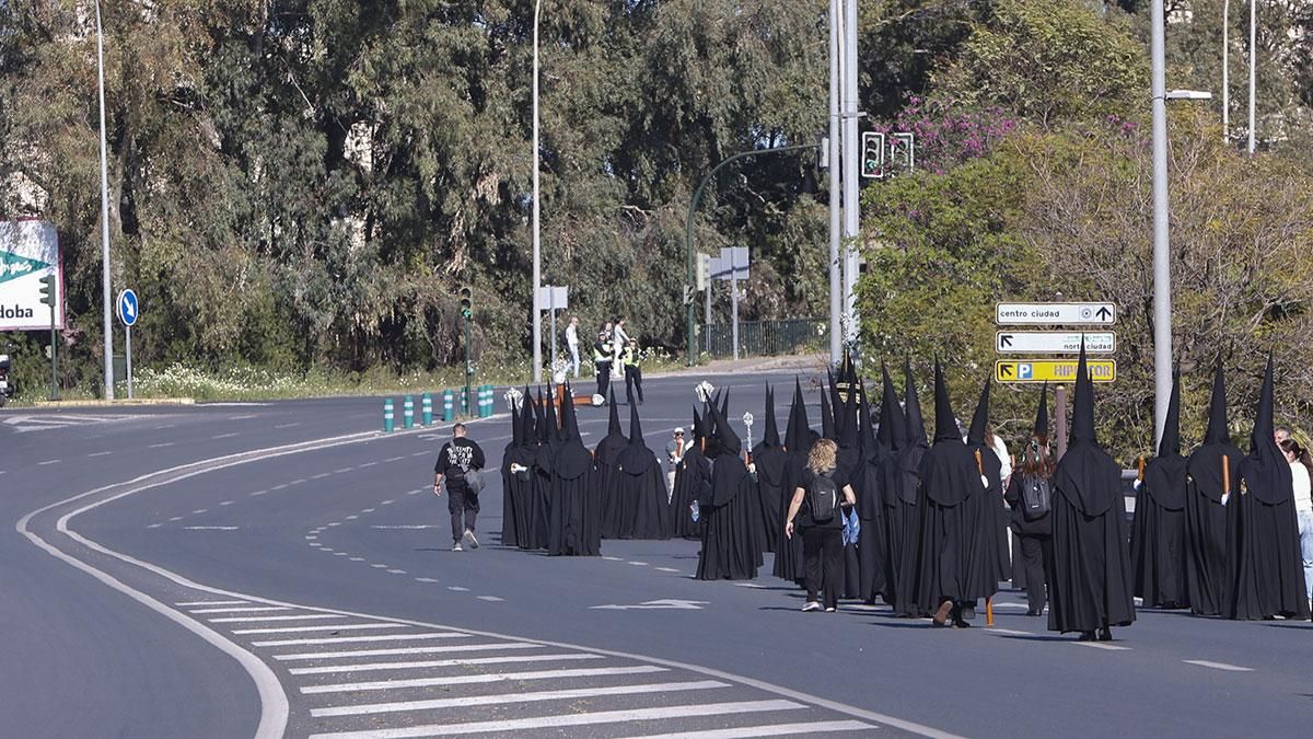 La salida de la Hermandad de la Conversión, en imágenes