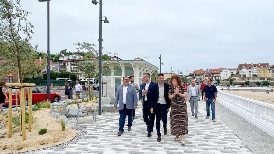 Comillas inaugura el nuevo frente marítimo tras las obras de urbanización del entorno de la playa