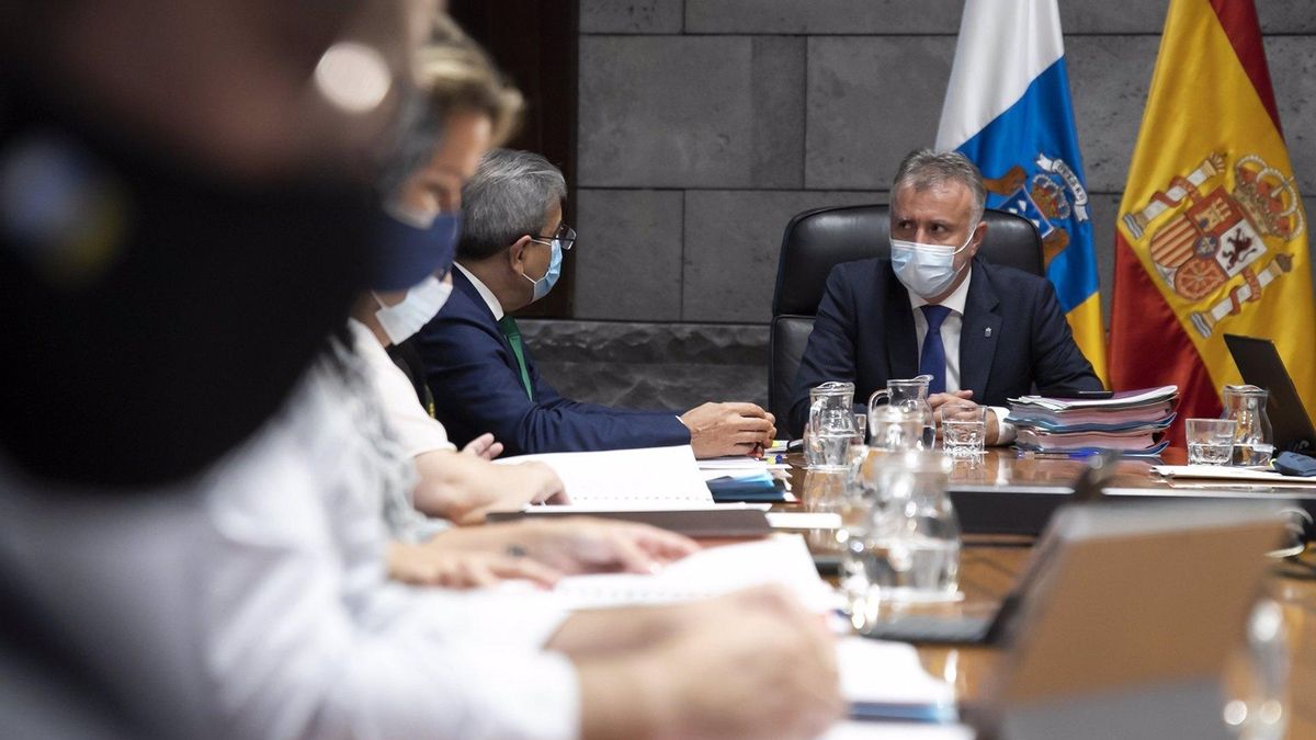 El presidente de Canarias, Ángel Víctor Torres, en una reunión del Consejo de Gobierno.