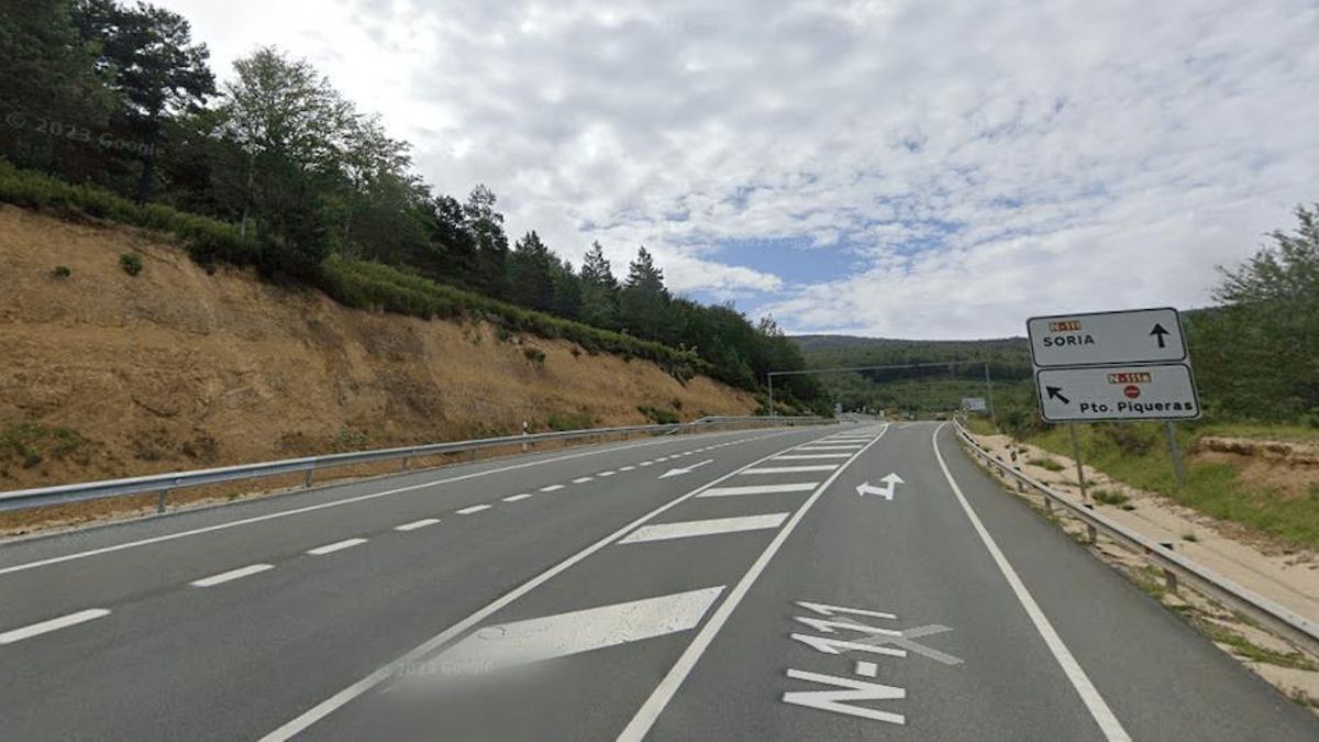 Un camión cruzado provoca un accidente múltiple a la salida del túnel de Piqueras