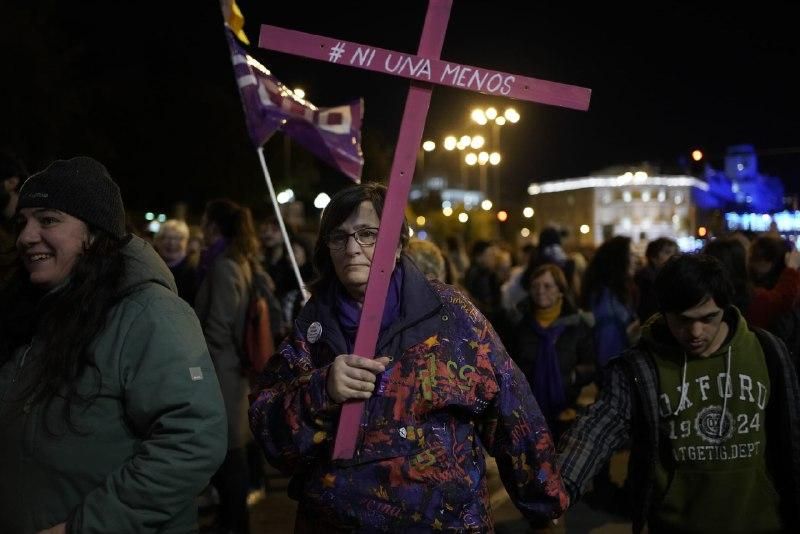 Mujer manifestándose durante la marcha feminista de Madrid