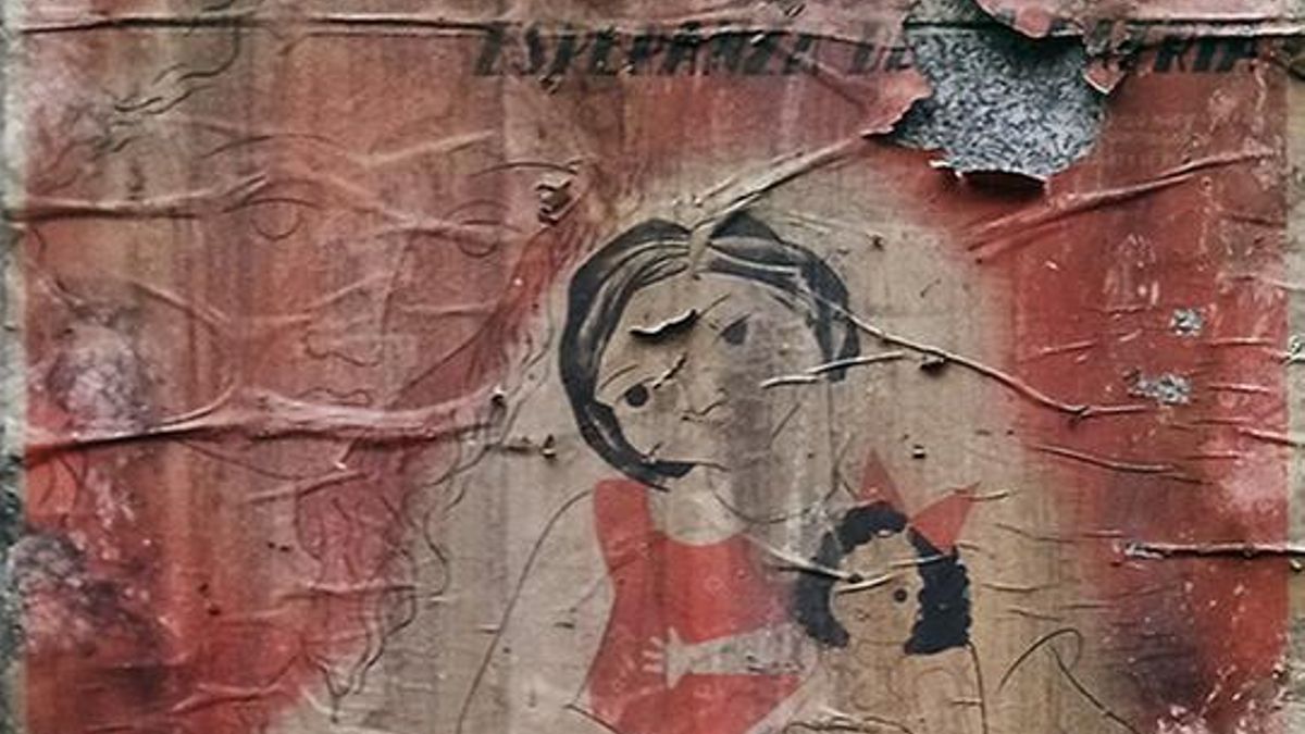 Las obras de un local de la Gran Vía dejan al descubierto carteles del primer franquismo