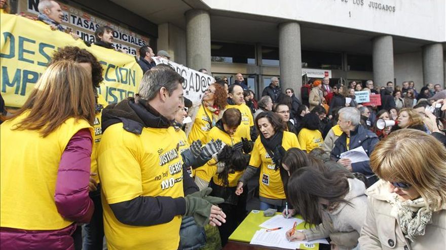 Los jueces afrontan hoy su tercera huelga de la Democracia