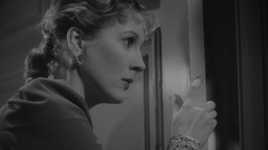 La obra teatral 'Luz de gas' generó dos adaptaciones fílmicas casi inmediatas y permaneció en el lenguaje para dar nombre a una forma de abuso psicológico