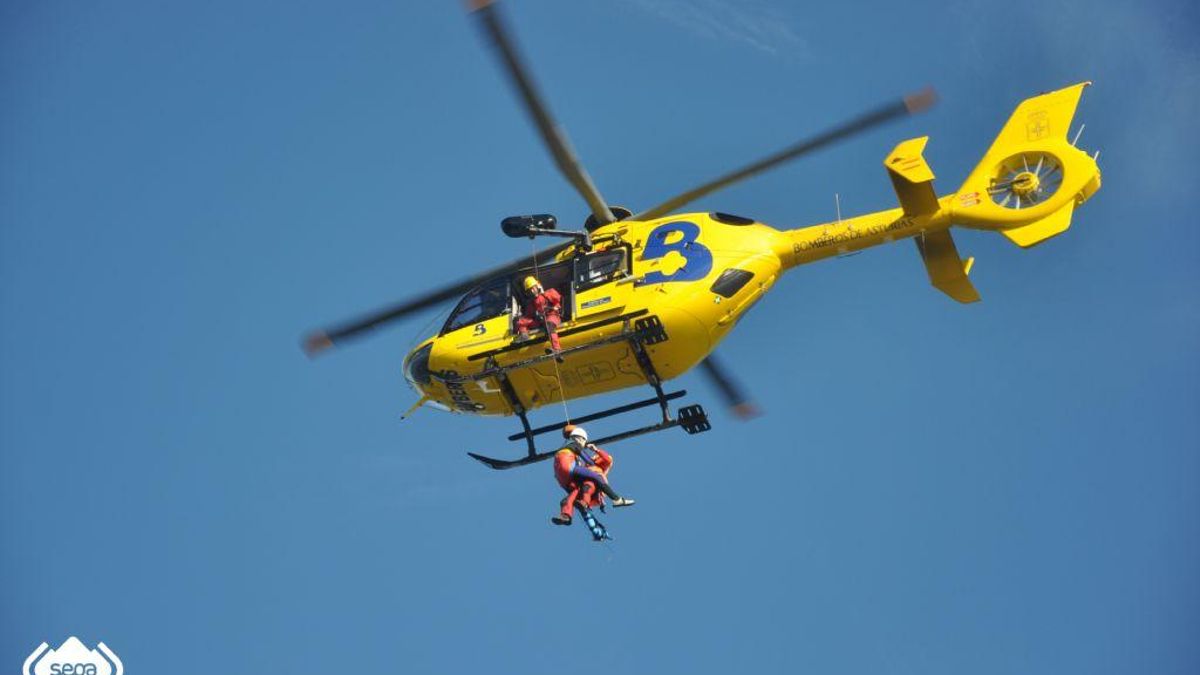 Evacúan en helicóptero a un hombre que se cayó por un pedrero de Luanco