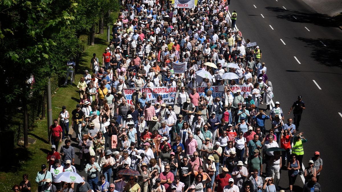 La protesta por la sanidad recorre diferentes calles de Madrid