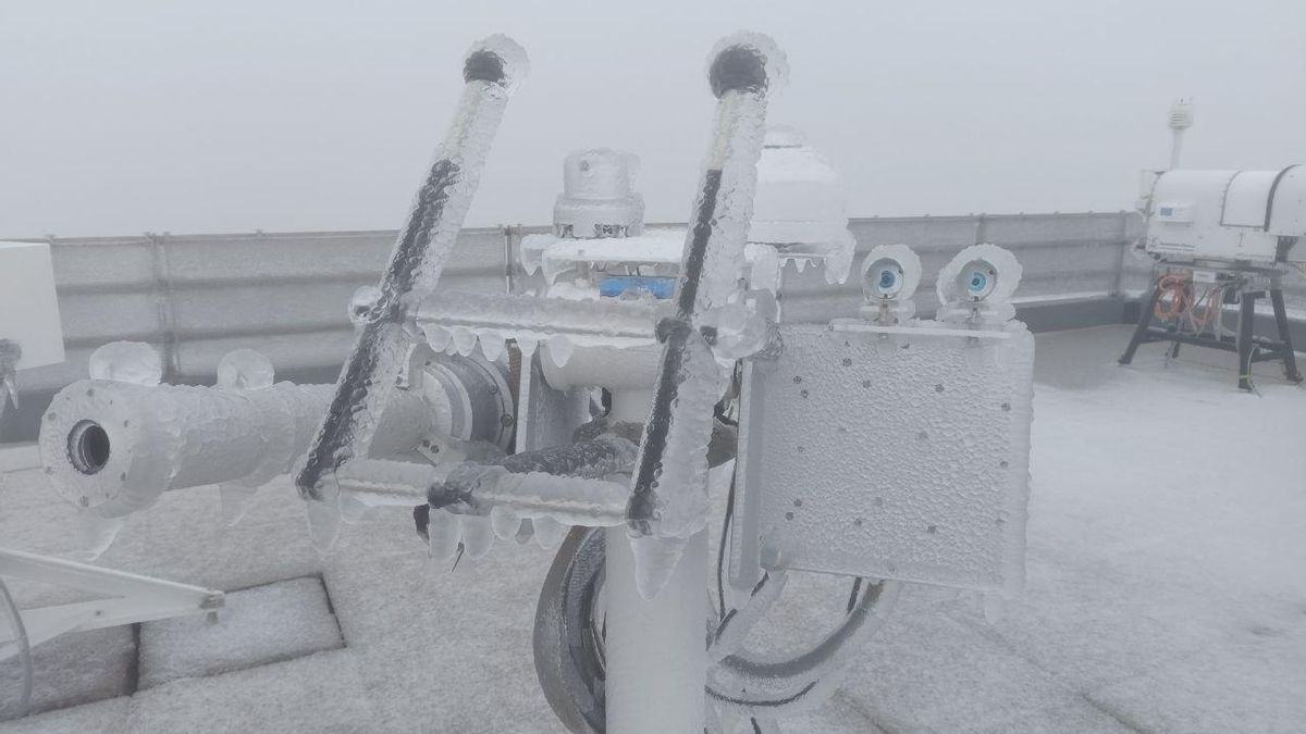 Hielo y nieve en la estación de Izaña. (AEMET)