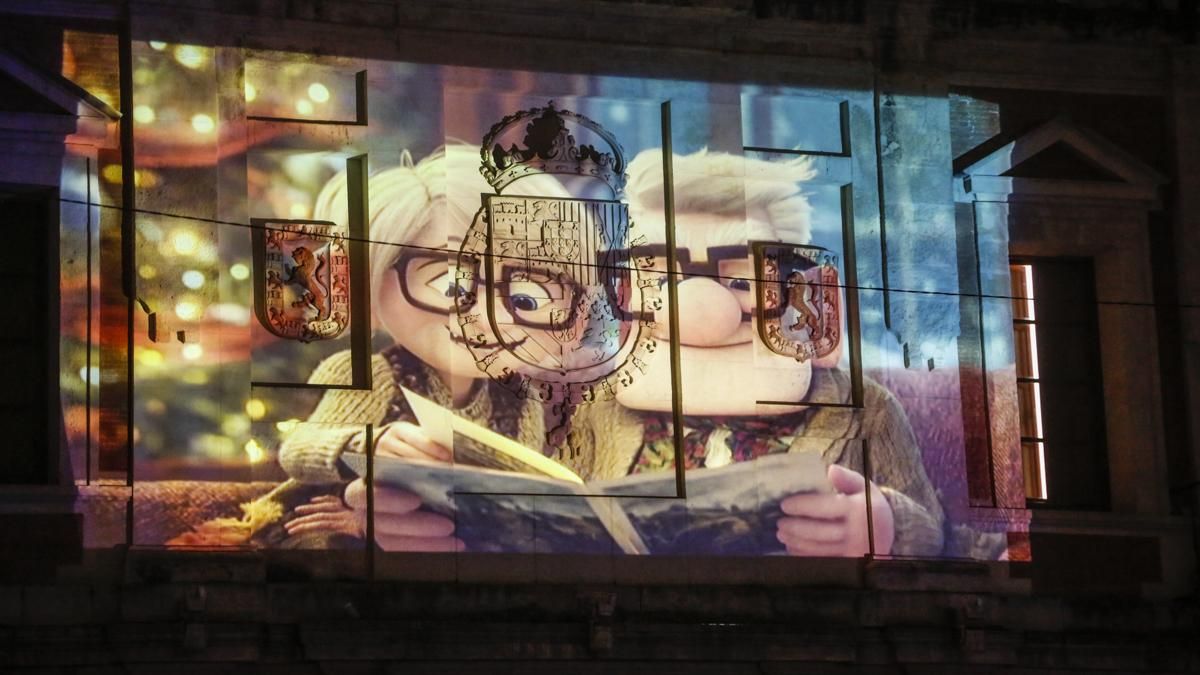 Espectáculo aéreo en la plaza de la Corredera