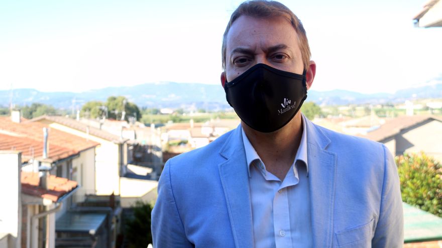 La dimisión del alcalde de Manlleu por una borrachera reabre el debate sobre el comportamiento de los políticos en su tiempo libre