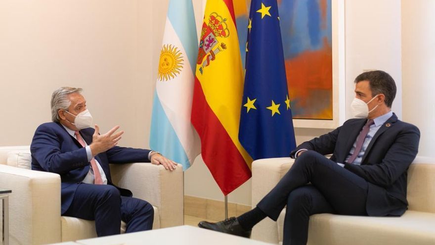 Pandemia a la española: Sánchez, en espejo invertido con Fernández